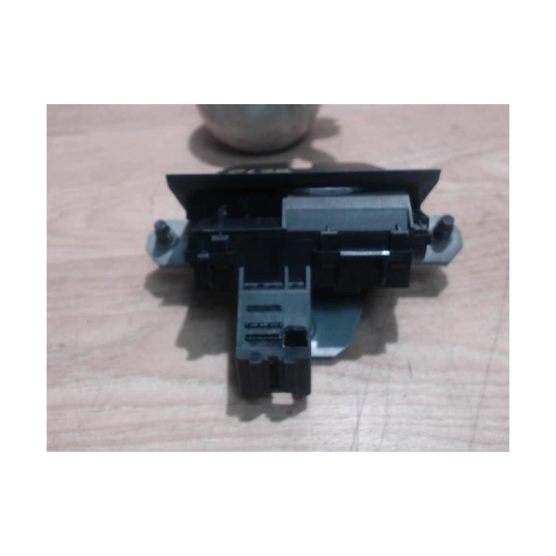 Serrure de coffre FORD C-MAX 1 PHASE 1 d’occasion