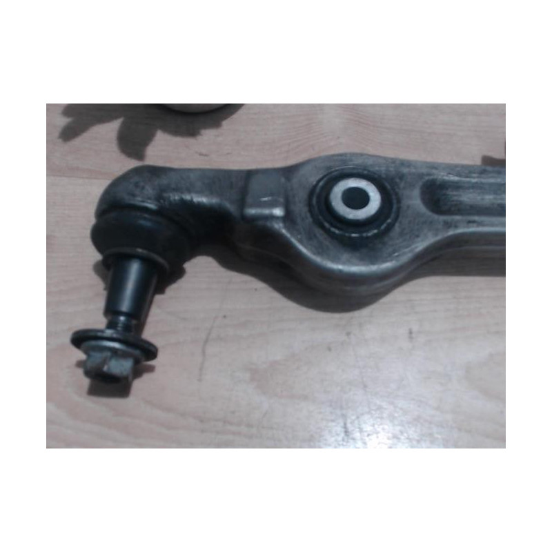 Bras inferieur avant gauche AUDI A4 2 PHASE 1 d’occasion