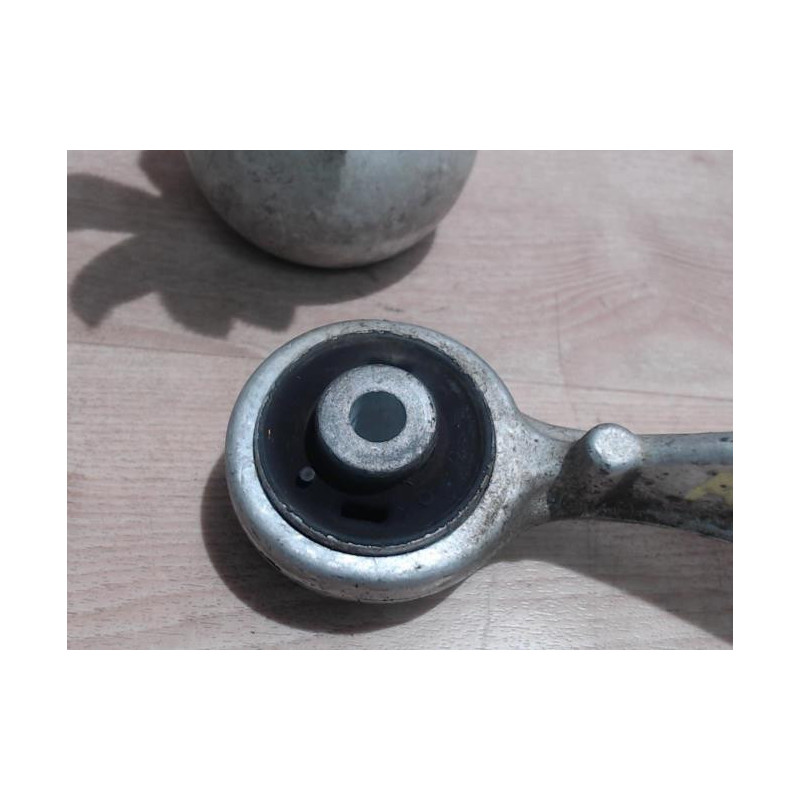 Bras de suspension superieur avant gauche AUDI A4 2 PHASE 1 d’occasion