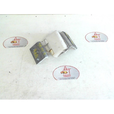 Charniere de porte arriere droit RENAULT CLIO 1 PH1 BERLINE FIDJI d’occasion
