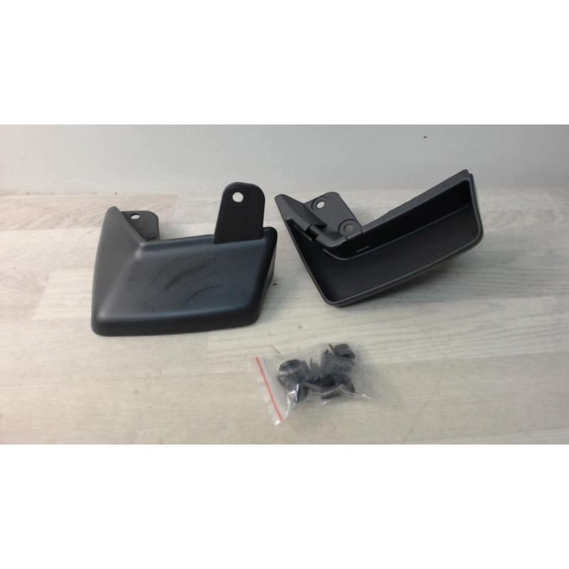 Bavette arriere droit FORD ECOSPORT PHASE 1 d’occasion