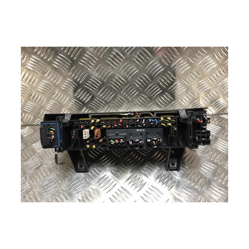 Porte fusible RENAULT CLIO 1 PHASE 3 d’occasion