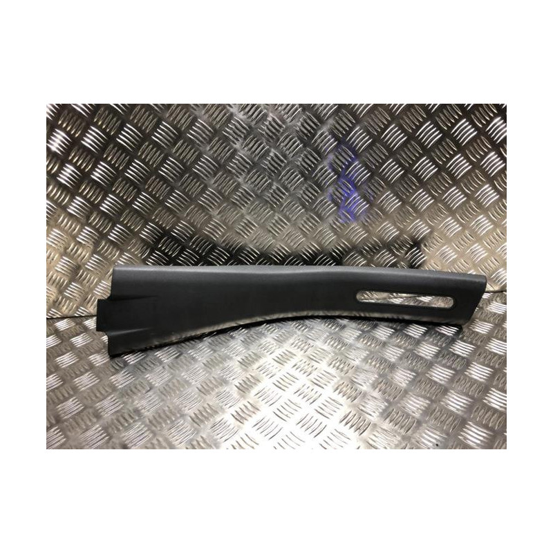 Garniture laterale arriere gauche RENAULT CLIO 1 PHASE 3 d’occasion