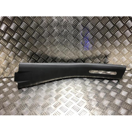 Garniture laterale arriere gauche RENAULT CLIO 1 PHASE 3 d’occasion