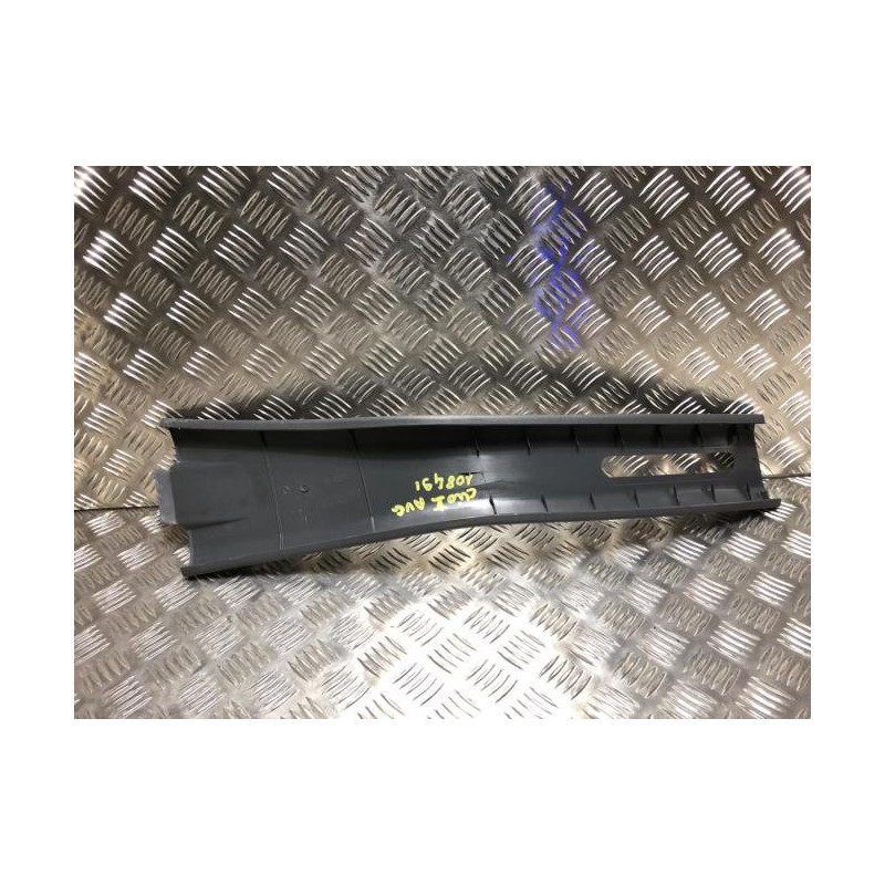 Garniture laterale arriere gauche RENAULT CLIO 1 PHASE 3 d’occasion