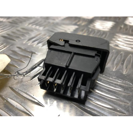 Commande degivrage lunette arriere RENAULT CLIO 1 PHASE 3 d’occasion
