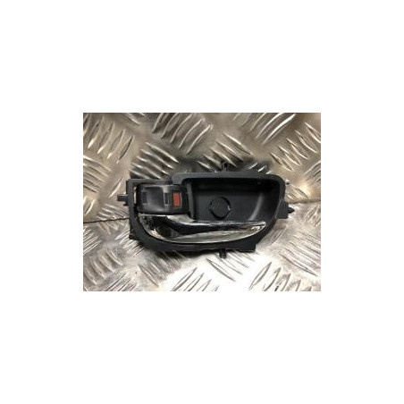 Poignee interieur arriere gauche TOYOTA YARIS 3 PHASE 1 d’occasion