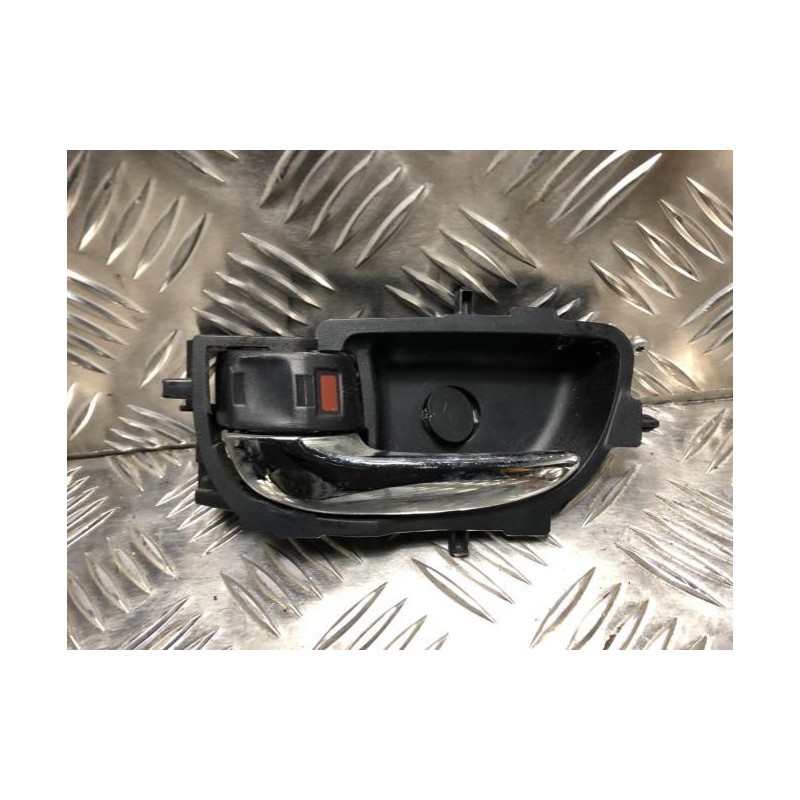 Poignee interieur arriere gauche TOYOTA YARIS 3 PHASE 1 d’occasion