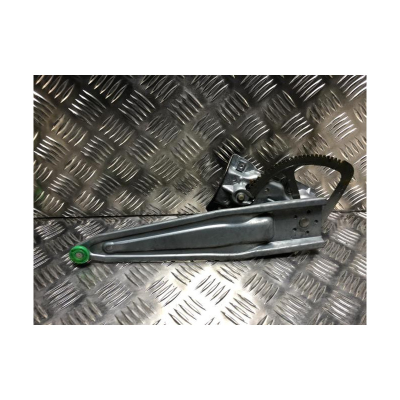 Leve vitre mecanique arriere gauche TOYOTA YARIS 3 PHASE 1 d’occasion