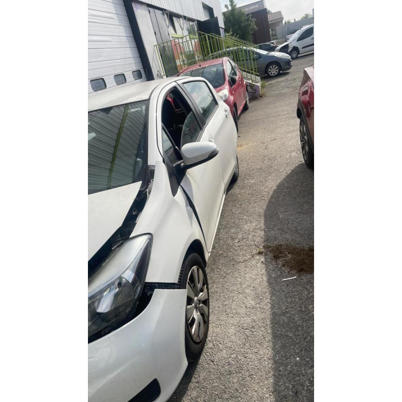 Platine feu arriere droit TOYOTA YARIS 3 PHASE 1 d’occasion