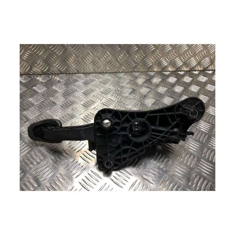 Pedalier d'embrayage RENAULT CAPTUR 2 d’occasion