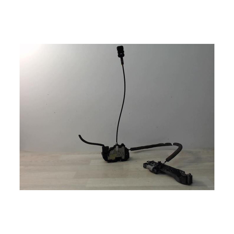 Serrure avant droit NISSAN MICRA 3 PHASE 1 d’occasion