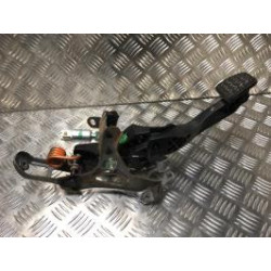 Pedalier d'embrayage TOYOTA YARIS 3 PHASE 1 d’occasion
