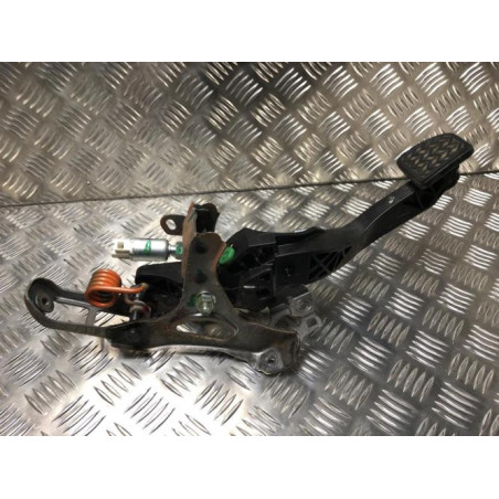 Pedalier d'embrayage TOYOTA YARIS 3 PHASE 1 d’occasion