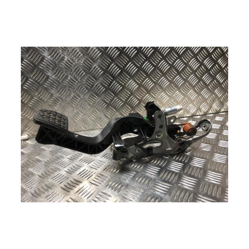 Pedalier d'embrayage TOYOTA YARIS 3 PHASE 1 d’occasion
