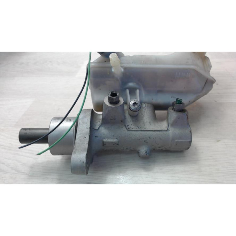 Maitre cylindre (freinage) RENAULT CLIO 3 PHASE 1 d’occasion