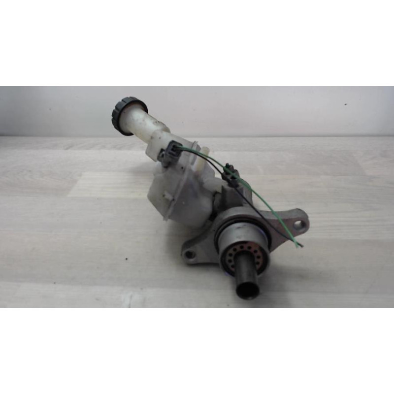 Maitre cylindre (freinage) RENAULT CLIO 3 PHASE 1 d’occasion