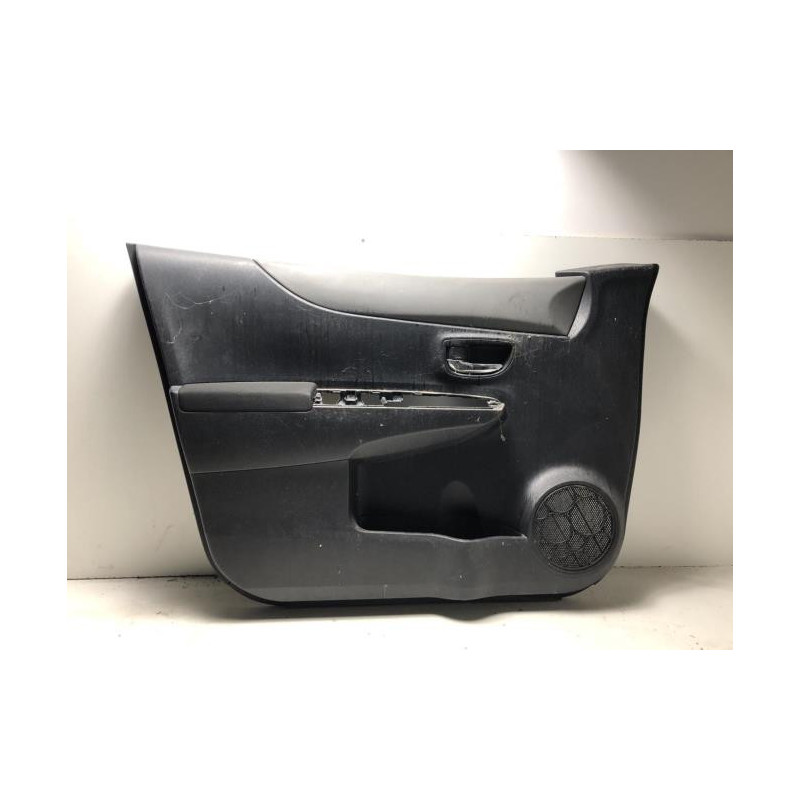 Panneau de porte avant gauche TOYOTA YARIS 3 PHASE 1 d’occasion