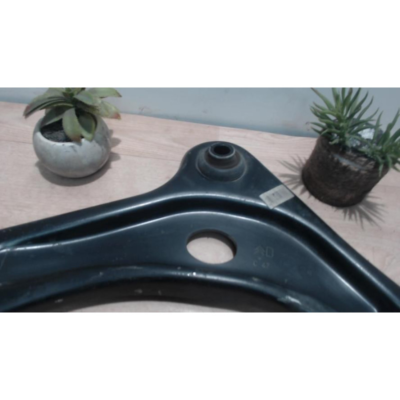 Triangle inferieur avant droit PEUGEOT 208 1 PHASE 2 d’occasion