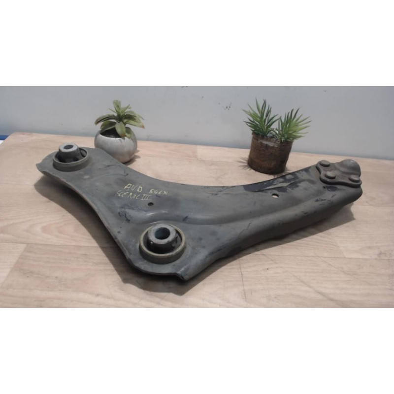 Triangle inferieur avant droit RENAULT SCENIC 3 PHASE 1 d’occasion