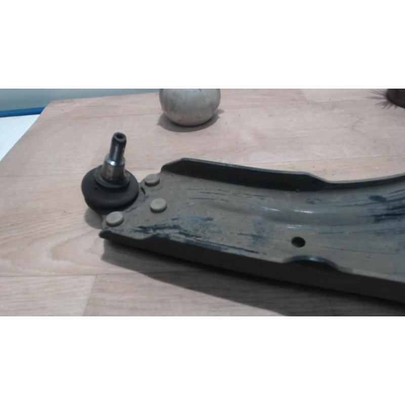 Triangle inferieur avant droit RENAULT SCENIC 3 PHASE 1 d’occasion