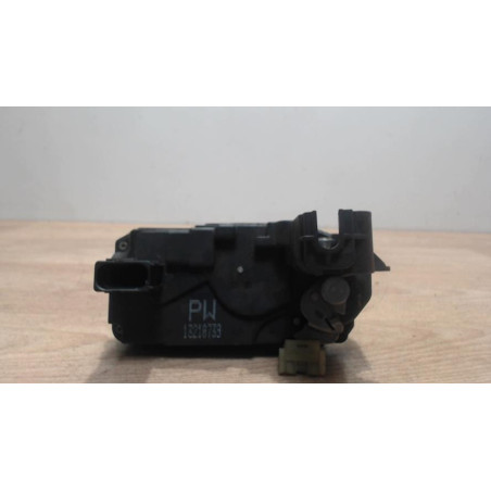 Serrure arriere droit OPEL ZAFIRA B PHASE 1 d’occasion