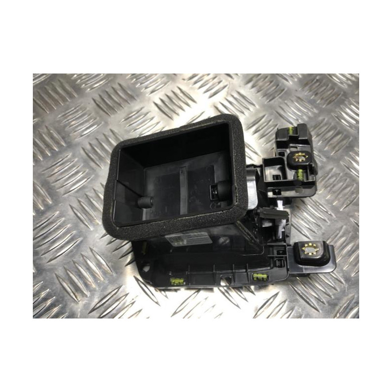 Aerateur tableau de bord AUDI A1 2 SPORTBACK d’occasion