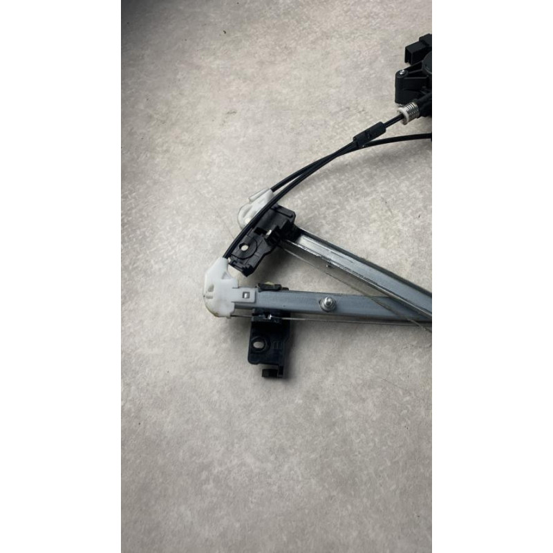Leve vitre electrique arriere droit MAZDA 3 1 PHASE 2 d’occasion