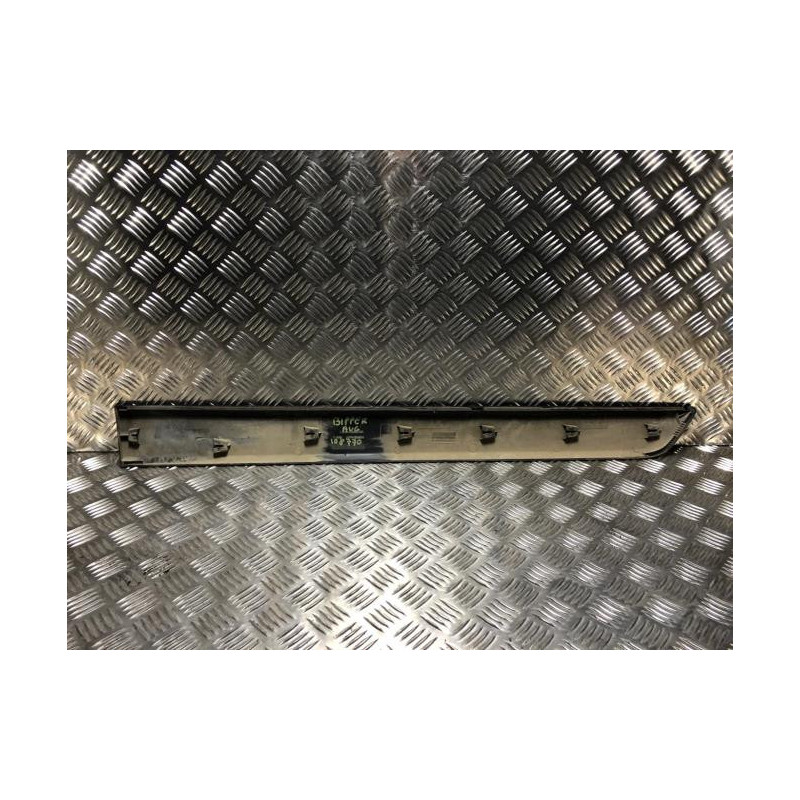 Baguette de porte avant gauche PEUGEOT BIPPER d’occasion