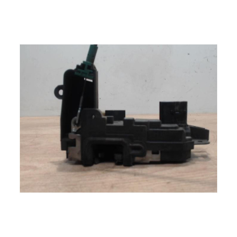 Serrure avant droit OPEL ASTRA H PHASE 1 d’occasion