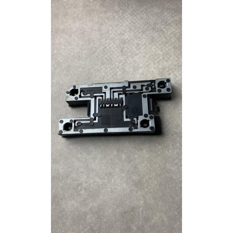 Platine feu arriere droit RENAULT CLIO 1 PHASE 2 d’occasion