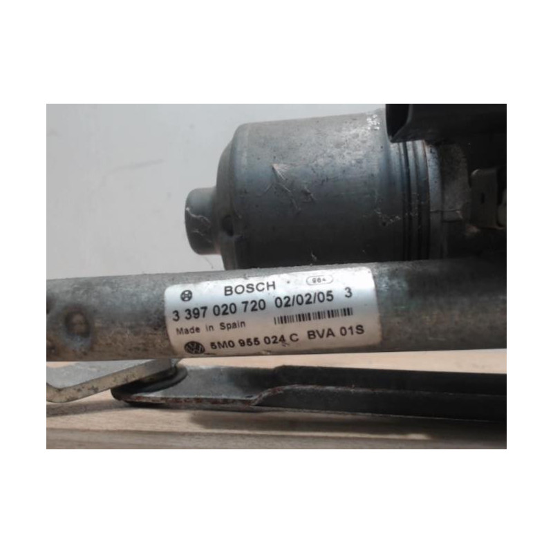 Moteur essuie glace avant droit VOLKSWAGEN GOLF PLUS PHASE 1 d’occasion