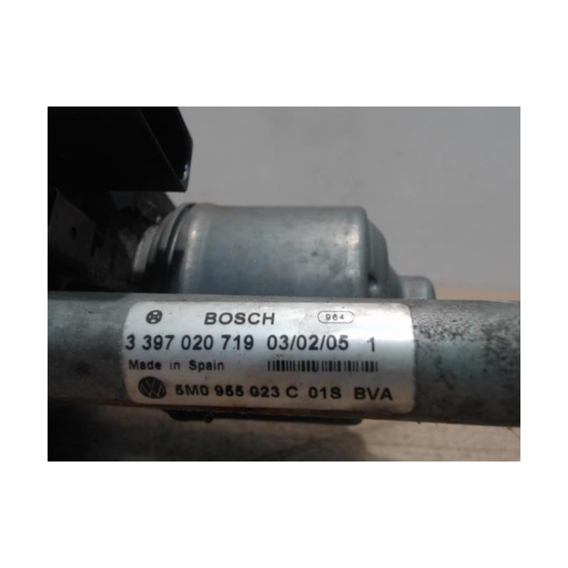 Moteur essuie glace avant gauche VOLKSWAGEN GOLF PLUS PHASE 1 d’occasion