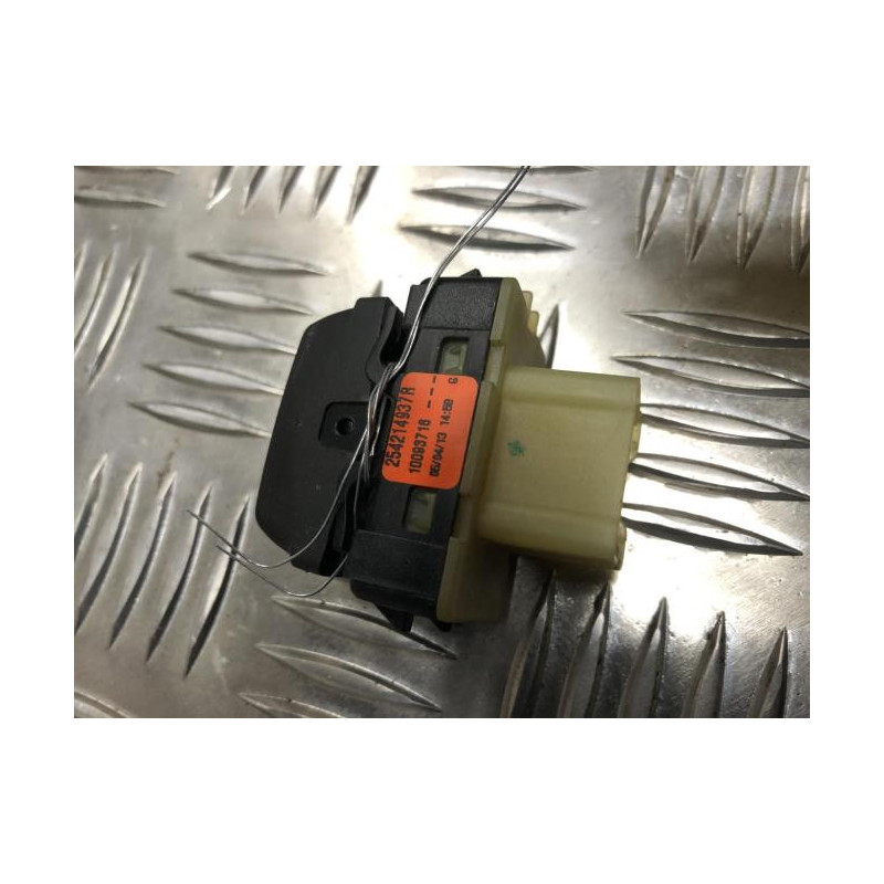 Interrupteur de leve vitre avant droit DACIA SANDERO 2 PHASE 1 d’occasion
