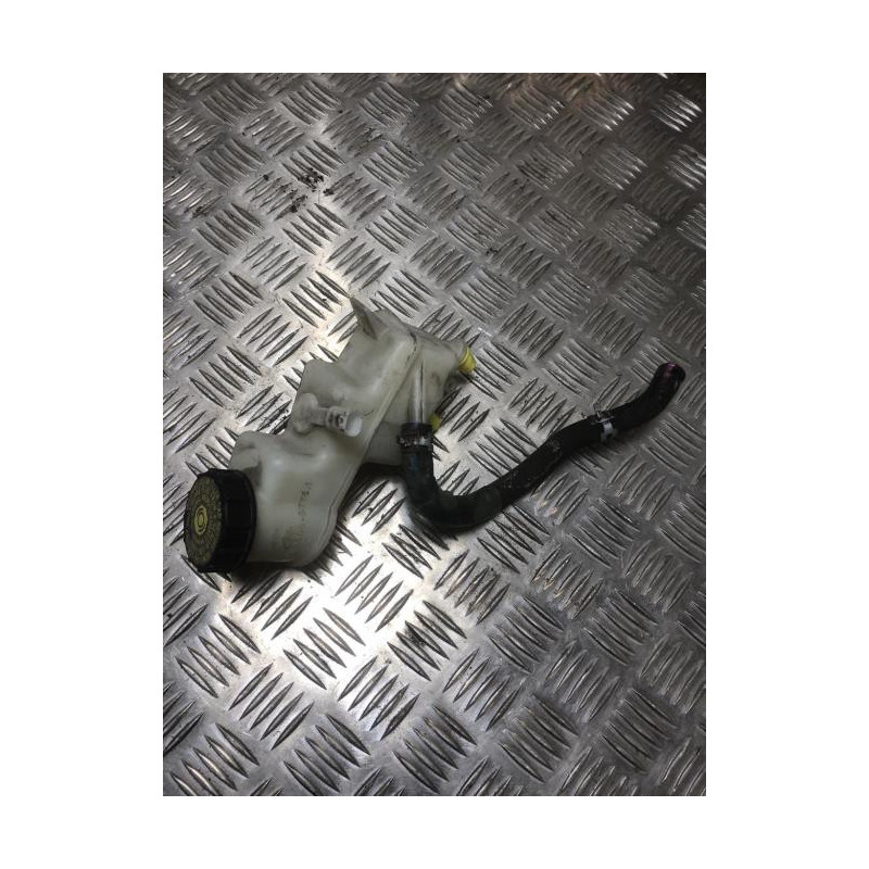 Maitre cylindre (freinage) TOYOTA YARIS 3 PHASE 1 d’occasion