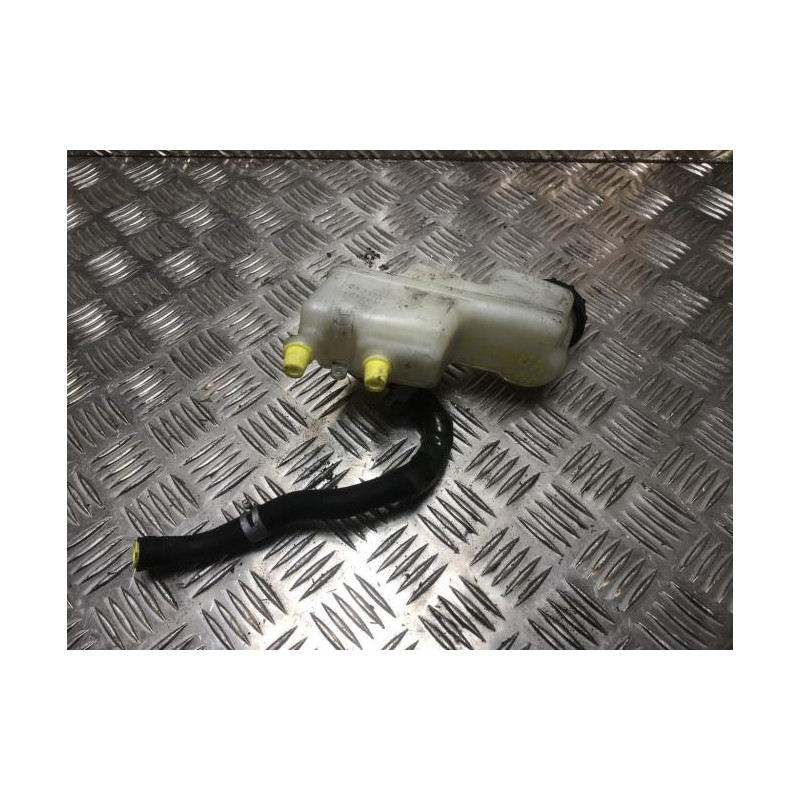 Maitre cylindre (freinage) TOYOTA YARIS 3 PHASE 1 d’occasion