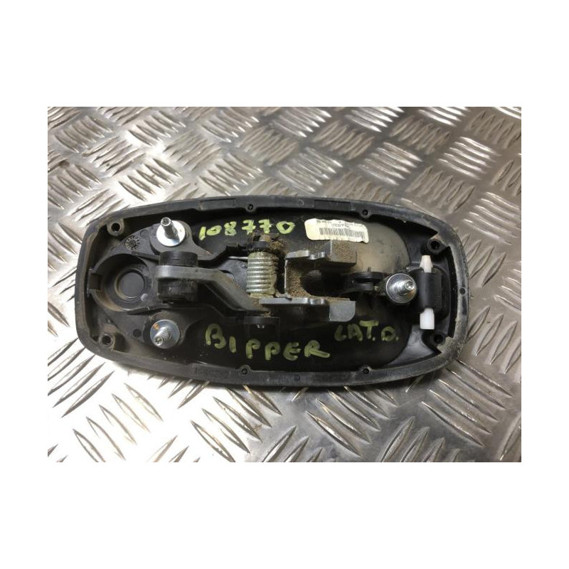 Poignee porte laterale droit PEUGEOT BIPPER d’occasion