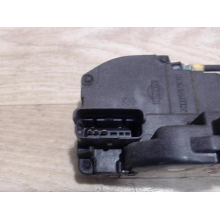 Serrure avant droit NISSAN MICRA 3 PHASE 2 d’occasion