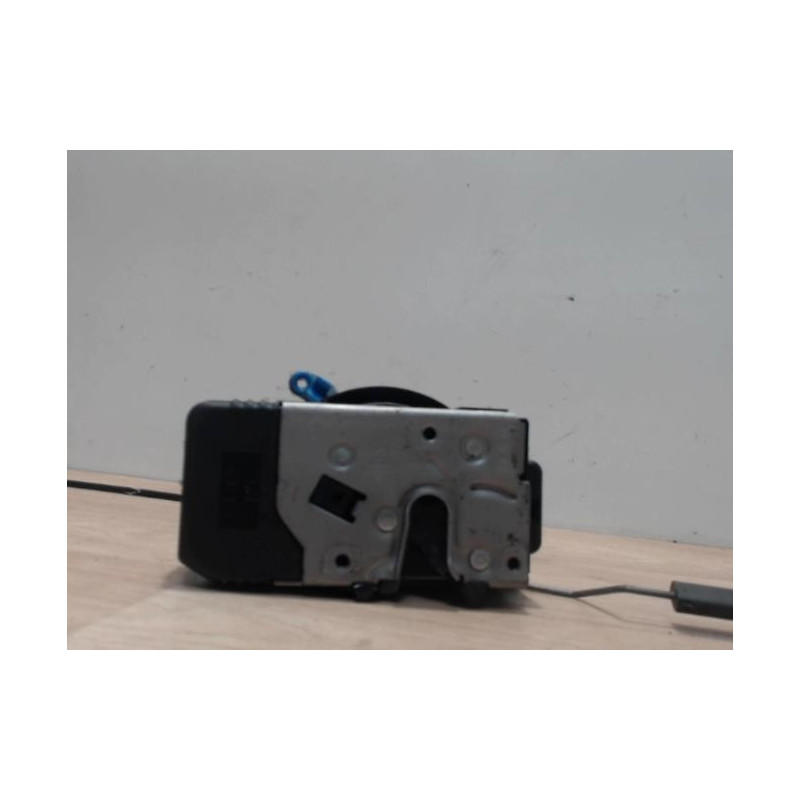 Serrure avant droit RENAULT TRAFIC 2 PHASE 1 d’occasion