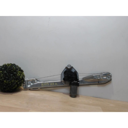 Mecanisme de leve vitre electrique arriere gauche RENAULT CLIO 3 PHASE 1 d’occasion