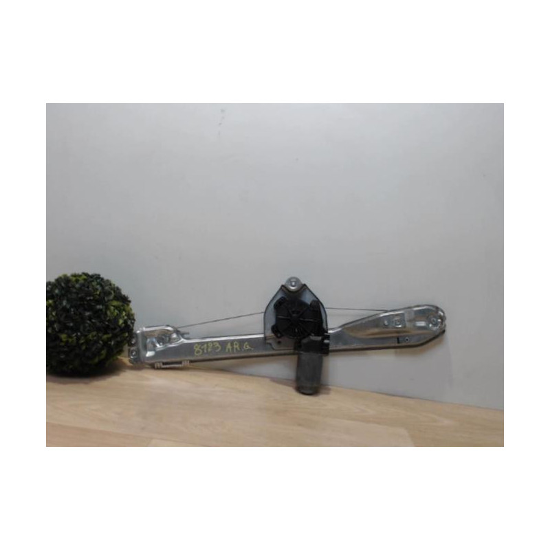 Mecanisme de leve vitre electrique arriere gauche RENAULT CLIO 3 PHASE 1 d’occasion