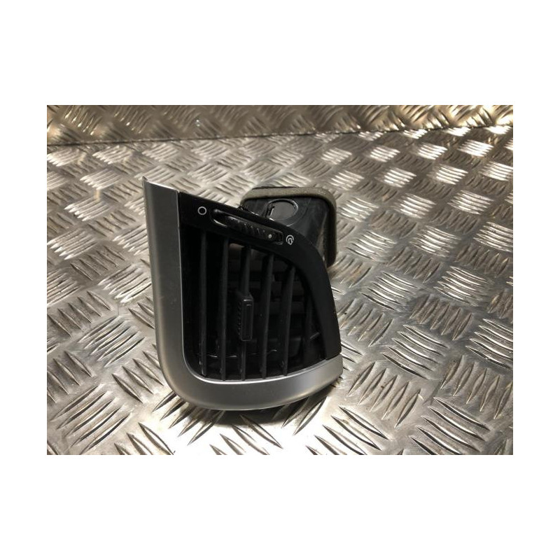 Aerateur tableau de bord avant droit PEUGEOT 206+ d’occasion