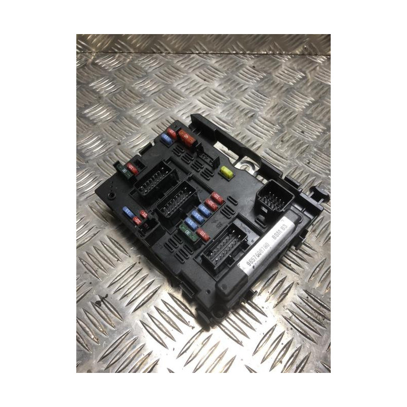 Boitier servitude moteur (BSM) PEUGEOT 206+ d’occasion