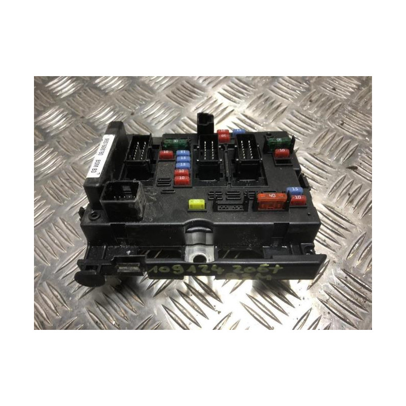 Boitier servitude moteur (BSM) PEUGEOT 206+ d’occasion