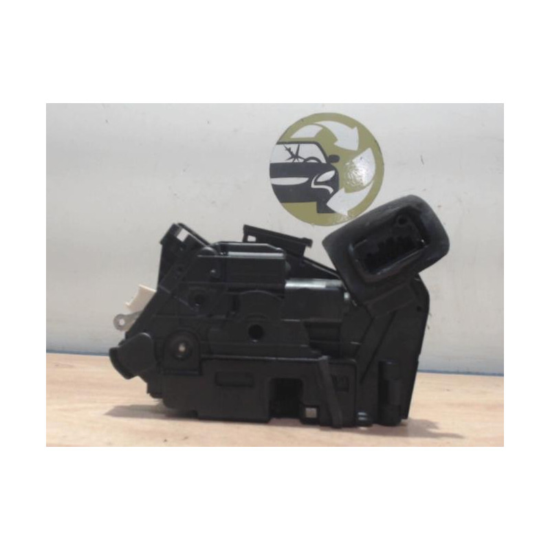 Serrure avant droit VOLKSWAGEN POLO 5 PHASE 2 d’occasion