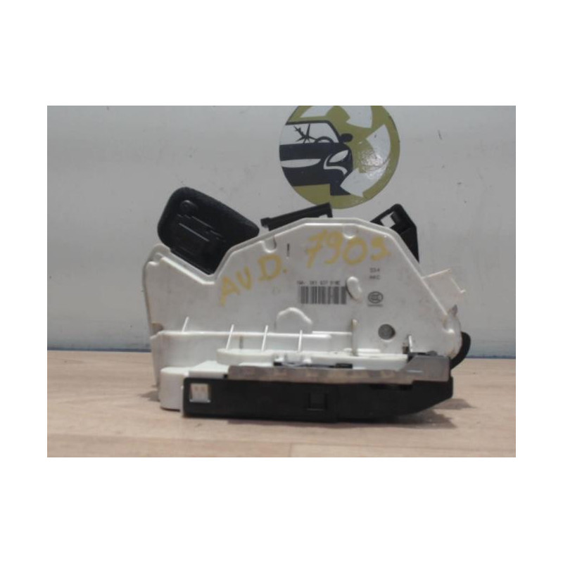 Serrure avant droit VOLKSWAGEN POLO 5 PHASE 2 d’occasion