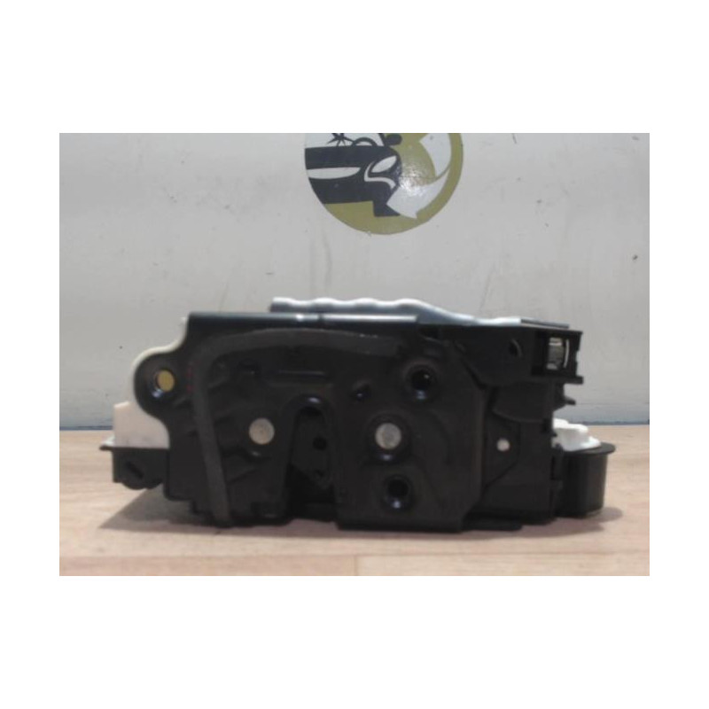 Serrure avant droit VOLKSWAGEN POLO 5 PHASE 2 d’occasion