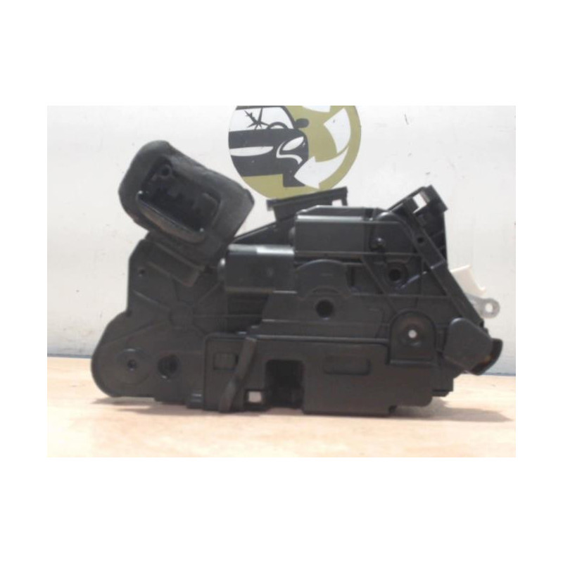 Serrure avant gauche VOLKSWAGEN POLO 5 PHASE 2 d’occasion