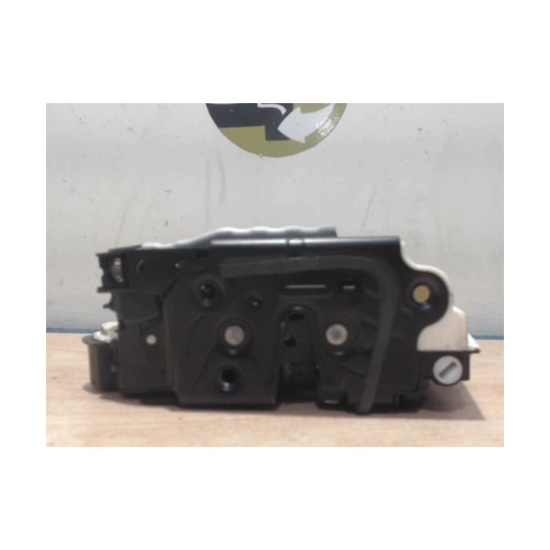 Serrure arriere gauche VOLKSWAGEN POLO 5 PHASE 2 d’occasion