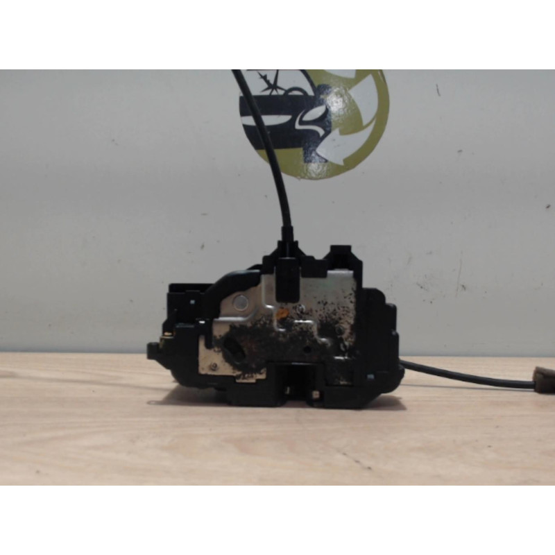 Serrure arriere droit RENAULT CLIO 3 PHASE 2 BREAK d’occasion